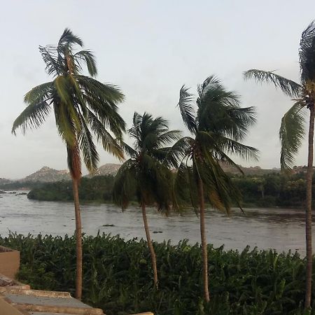 Riverside Homestay Hampi Esterno foto