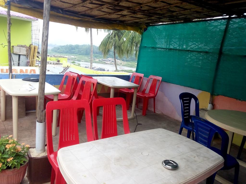 Riverside Homestay Hampi Esterno foto