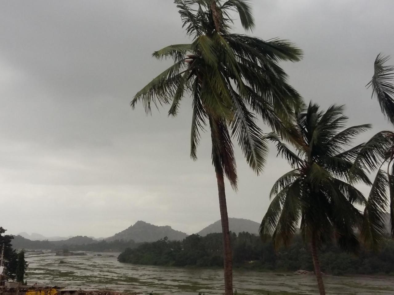 Riverside Homestay Hampi Esterno foto